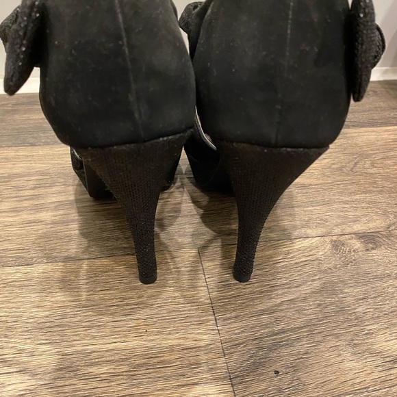 Charming Charlie Bow Heels - Picture 7 of 7
